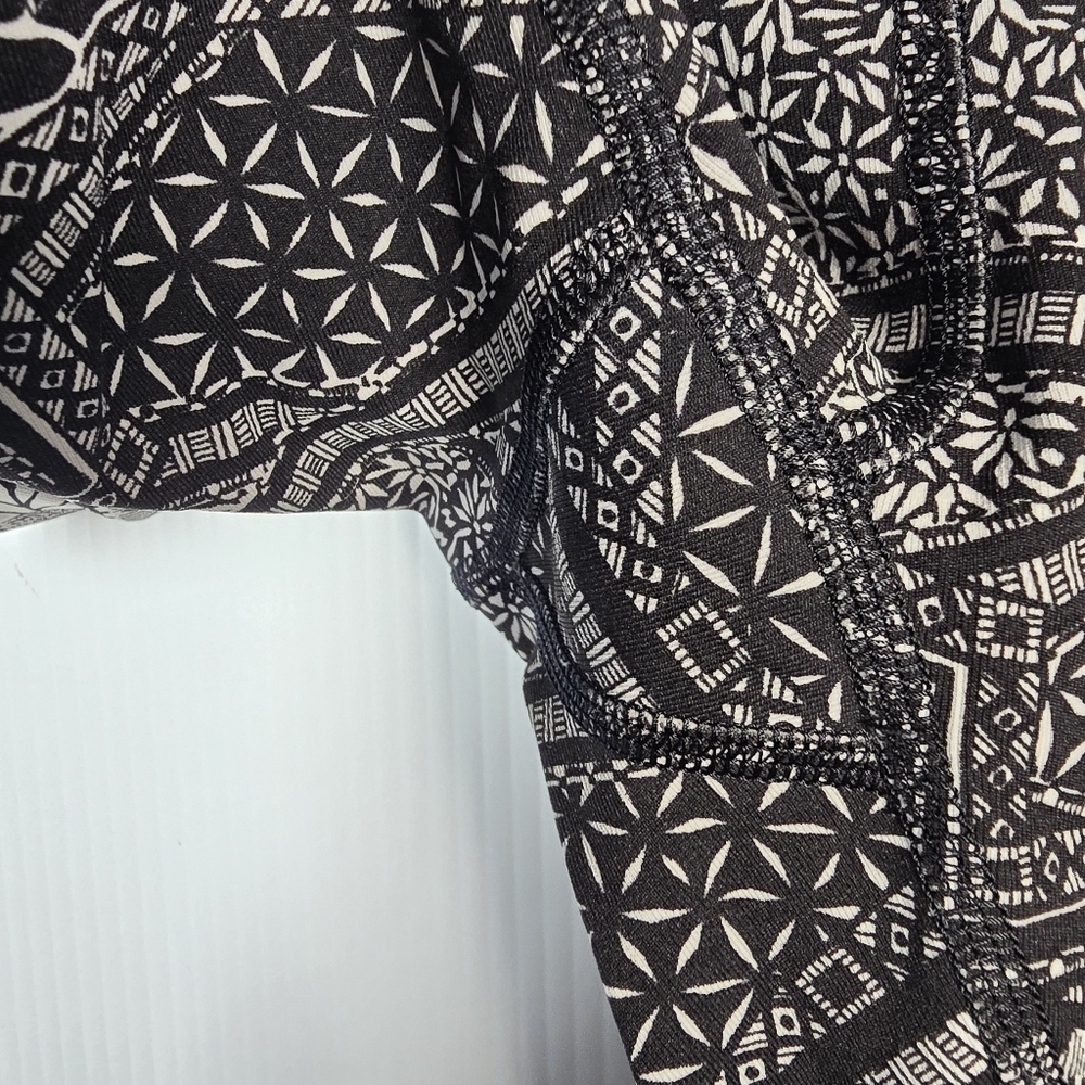 Lululemon Wunder Under High Rise Tight leggings in Entwined lce White/Black 4 - Picture 4 of 9